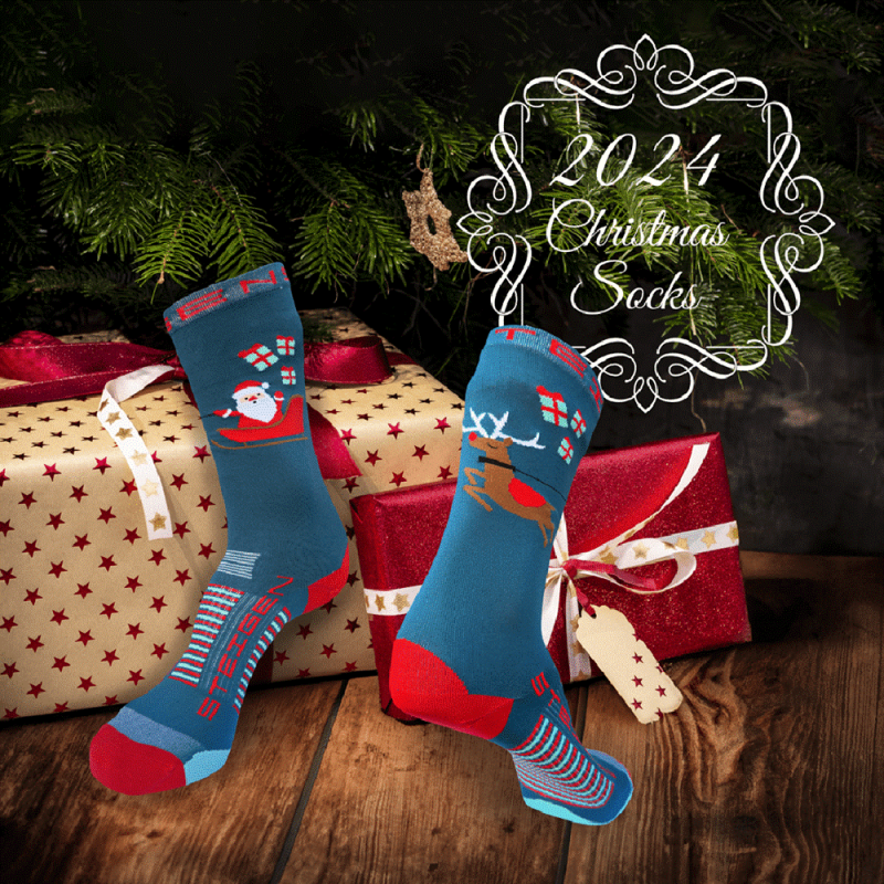 Santa’s Sleigh Running Socks ¾ Length