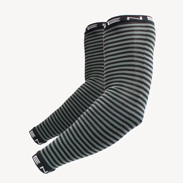 Black Stripe Steigen Arm Socks